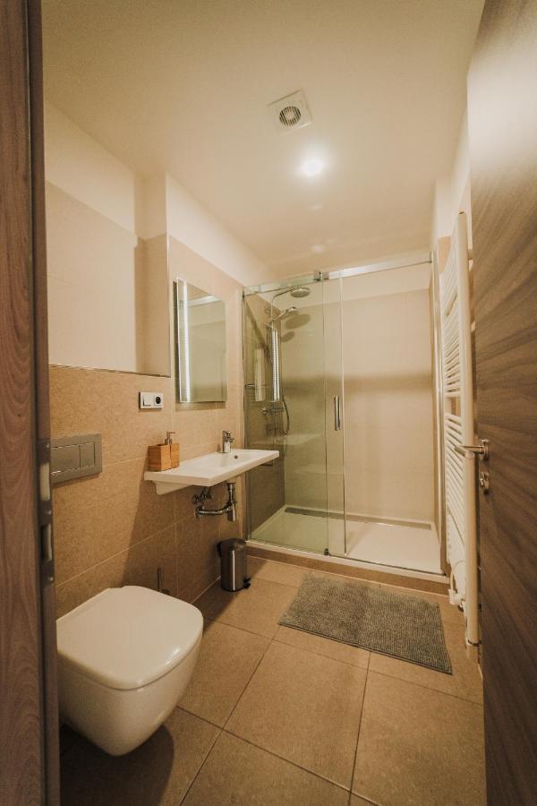 New Equipped Apartment In The City Center 플젠 외부 사진