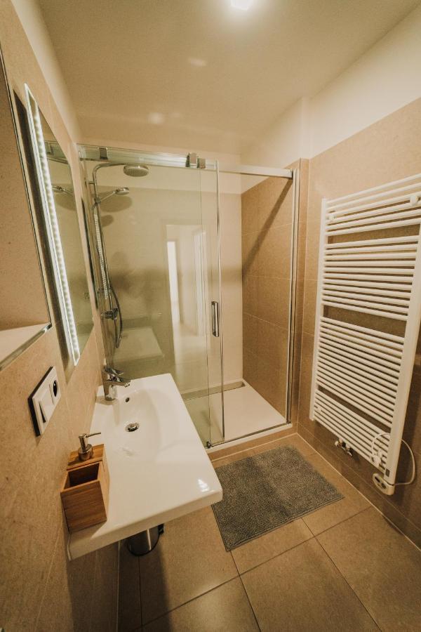 New Equipped Apartment In The City Center 플젠 외부 사진