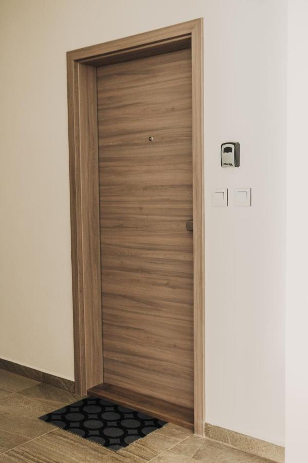 New Equipped Apartment In The City Center 플젠 외부 사진